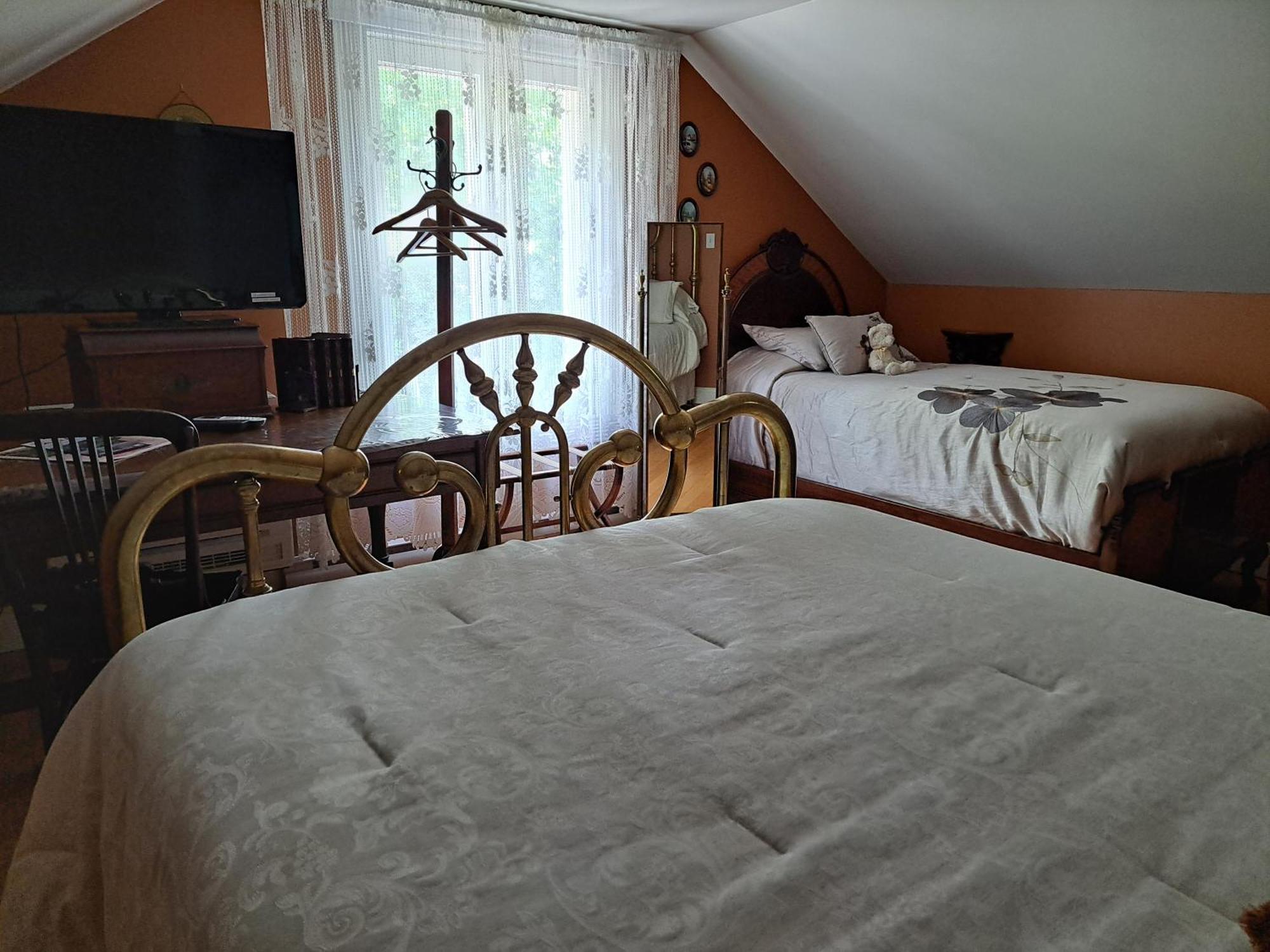 Gite Au Charme Victorien Beauceville Exterior photo
