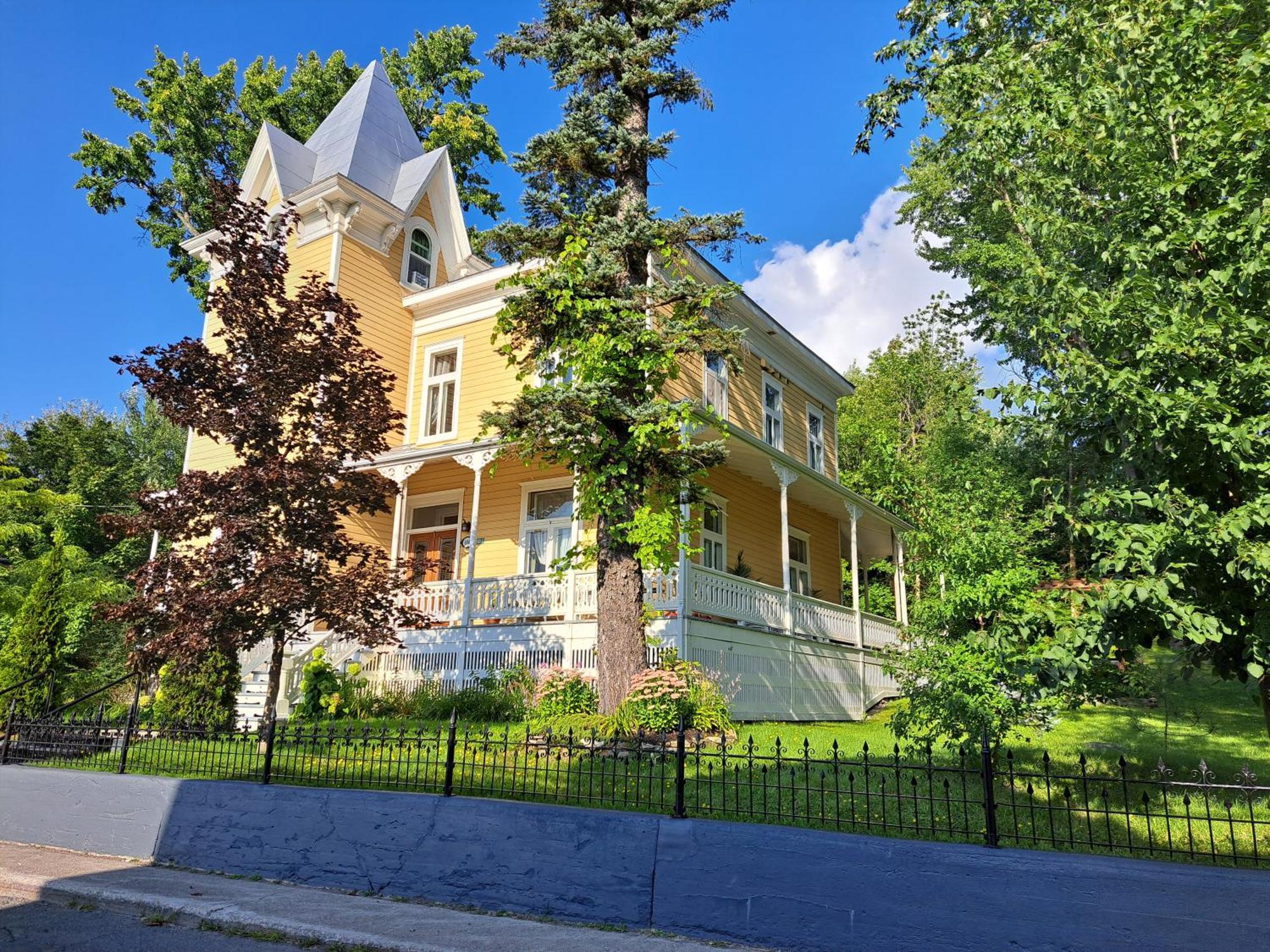 Gite Au Charme Victorien Beauceville Exterior photo