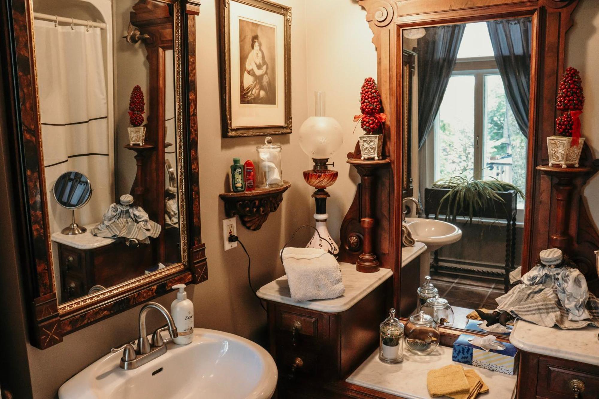 Gite Au Charme Victorien Beauceville Exterior photo